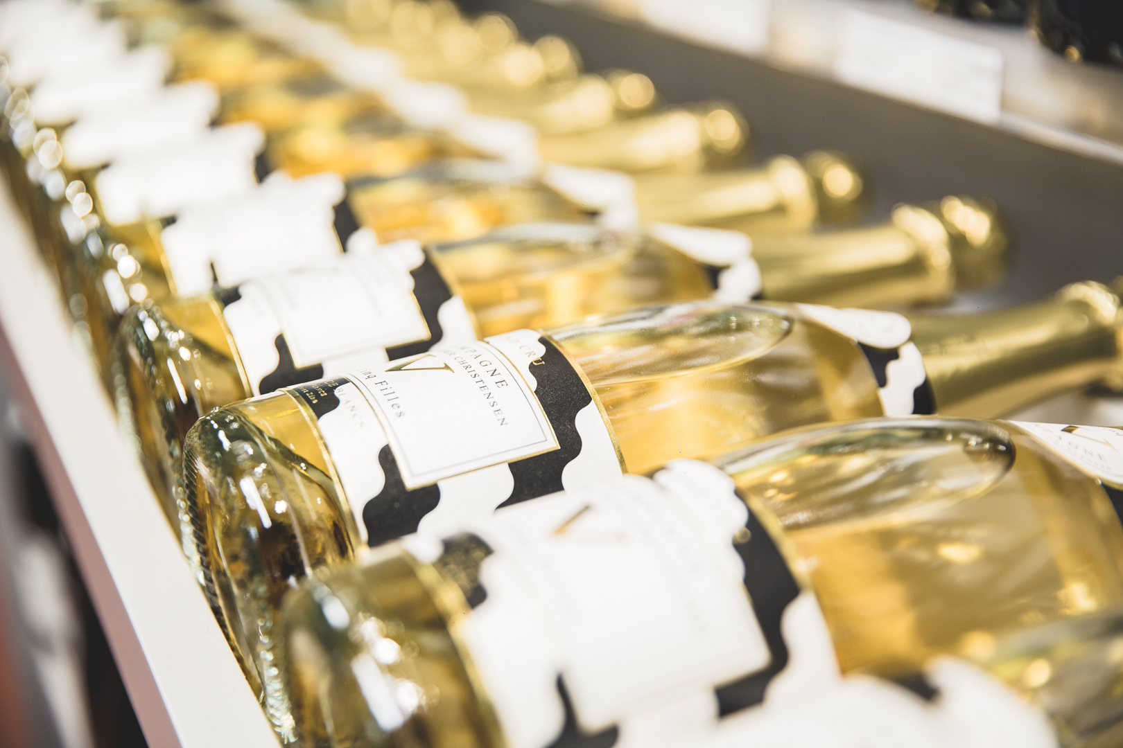 Les Cinq Filles is waiting for you, by ysclife